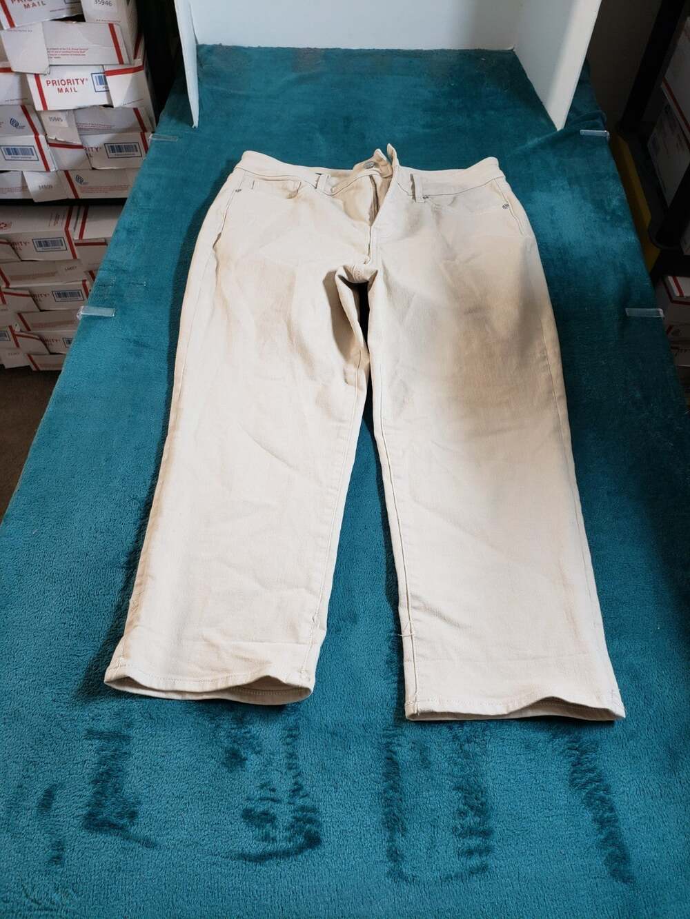 NYDJ Jeans Size 10 Womens Beige Stretch Pants Denim Mid Rise Marilyn Cropped